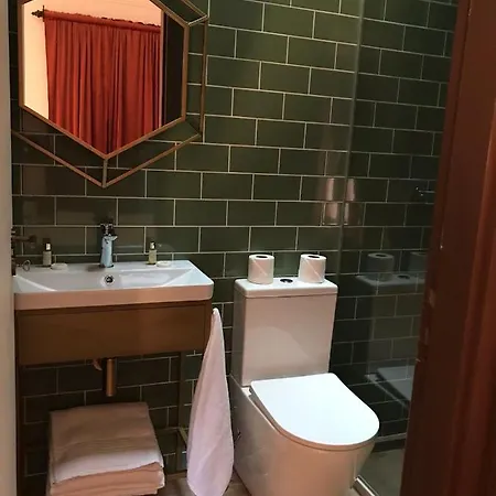 Fogadó 145 Townhouse