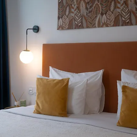 Fogadó 145 Townhouse